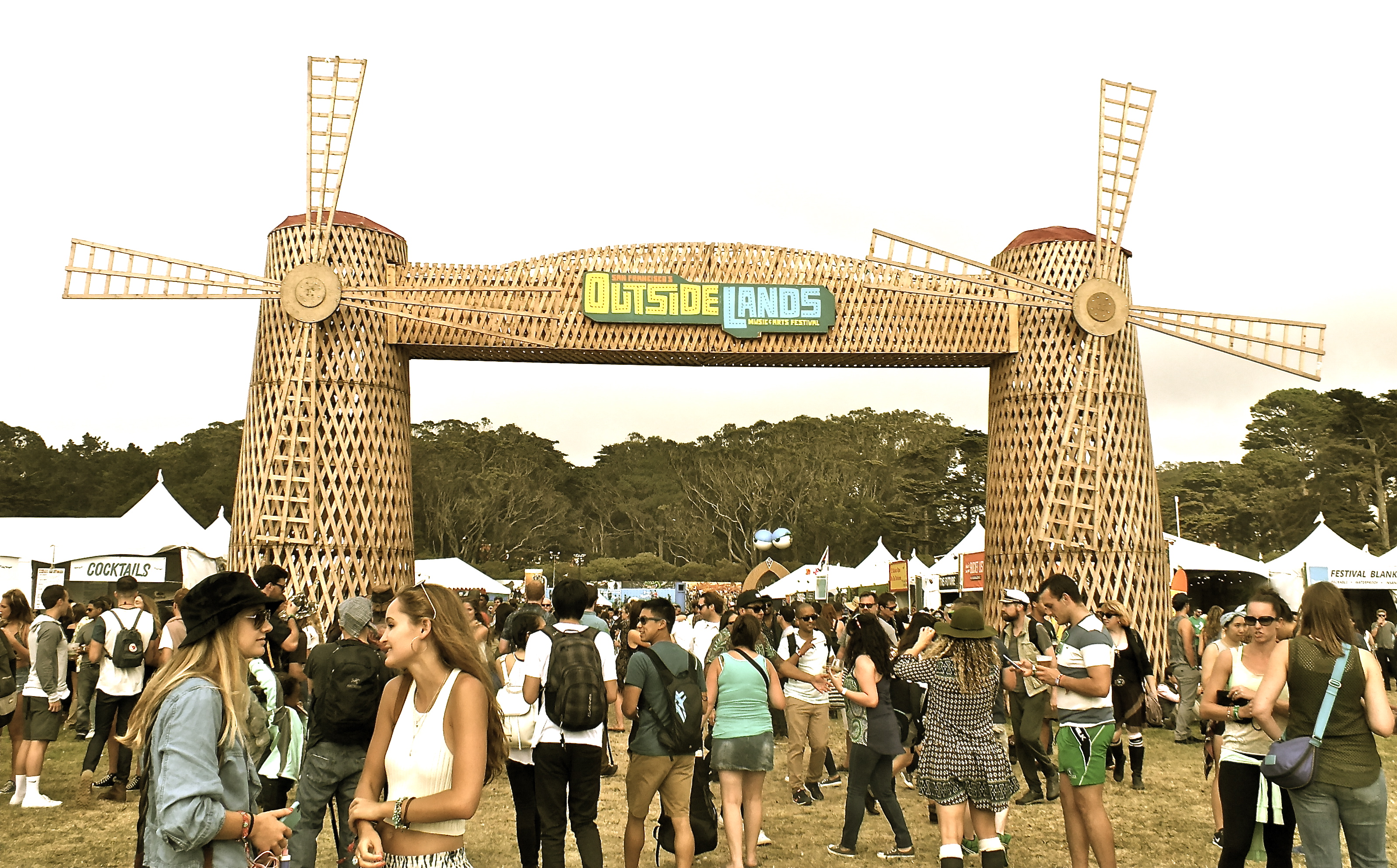 OUTSIDELANS